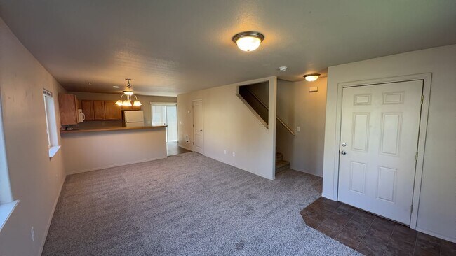 Building Photo - 1398 NE Elk Ct