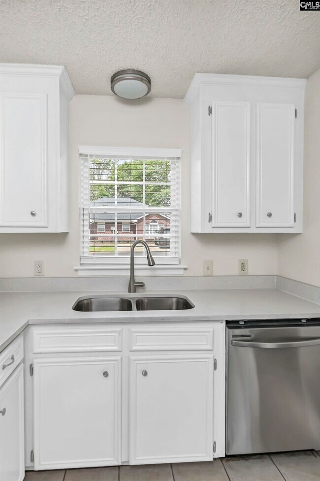 Building Photo - 107 Hutto Hill