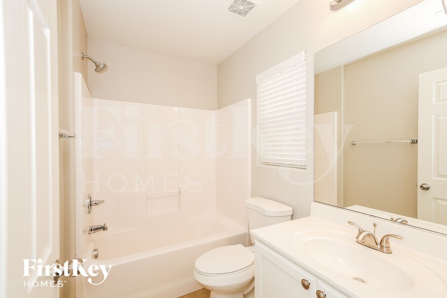 Building Photo - 8944 Amy Olivia Ave