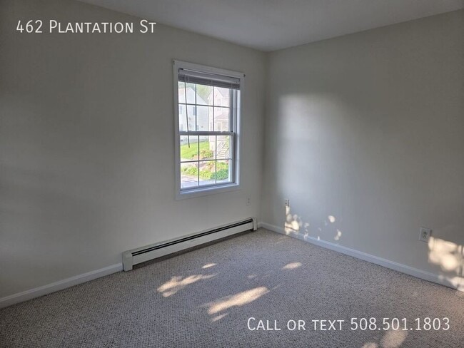 Building Photo - 462 Plantation St