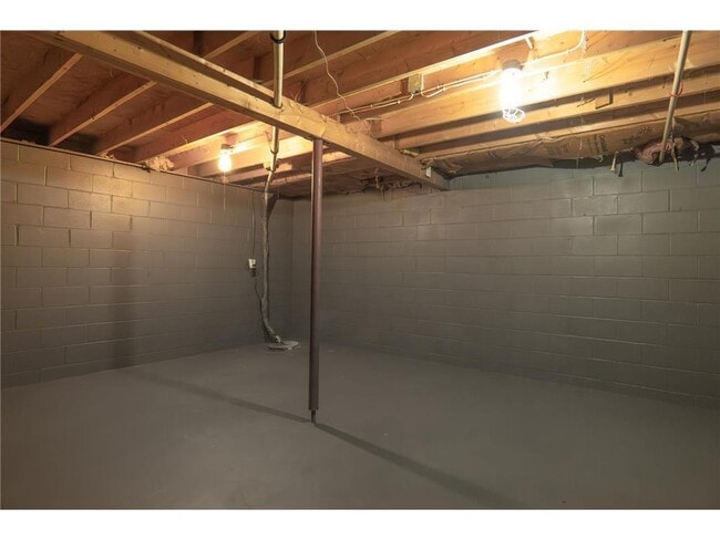 Building Photo - 19115 Homestead Cir