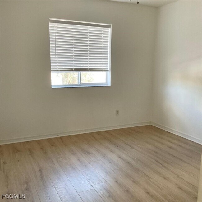 Building Photo - 3174 Antica St