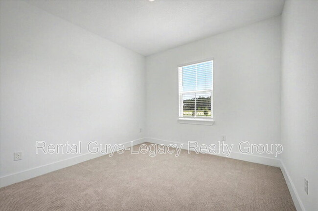 Building Photo - 5423 Bramhall Rd