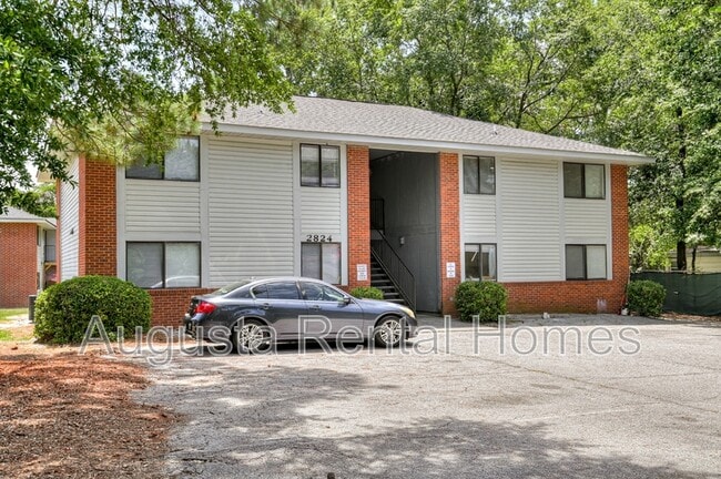 Building Photo - 2824 Thomas Ln