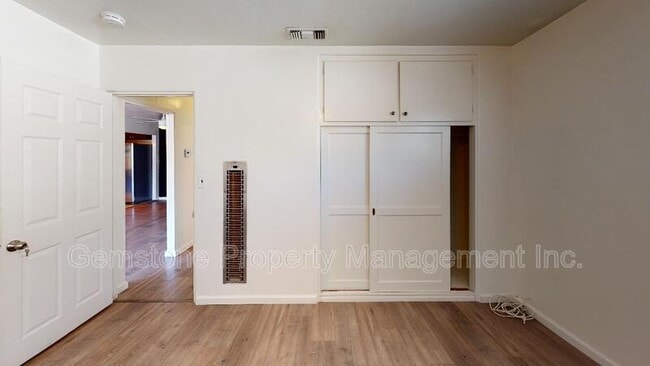 Building Photo - 6132 Pembroke Dr