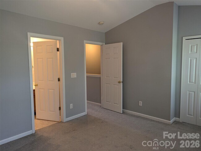 Building Photo - 18474 Streamline Ct