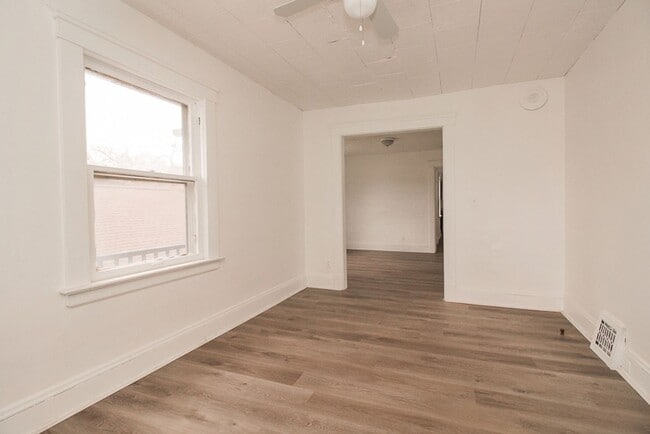 Building Photo - 7415 Elton Ave