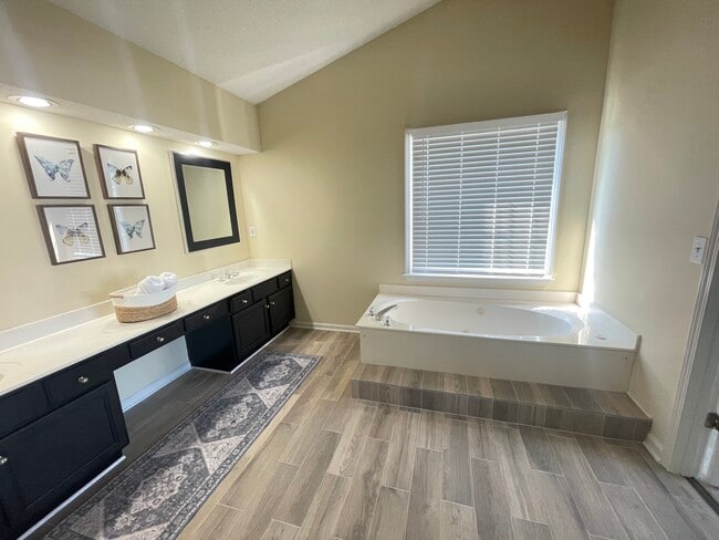 Building Photo - 4085 Ancroft Cir