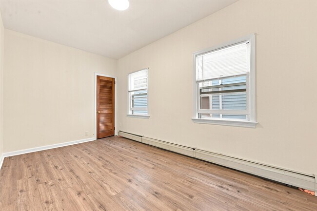 Building Photo - 164 W 31st St