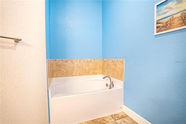 Building Photo - 4023 Island Lakes Dr
