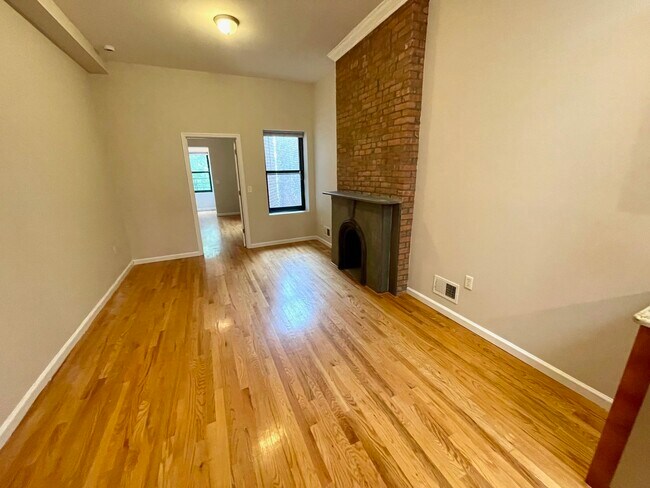 Building Photo - 572 Jersey Ave