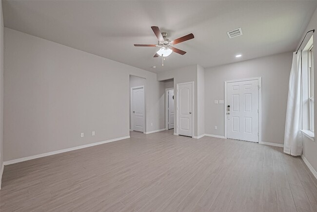 Building Photo - 24742 Russet Bluff Trl