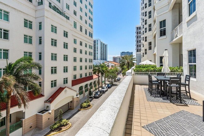 Building Photo - 255 Evernia St