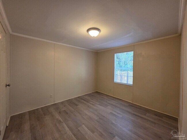 Building Photo - 8906 Figland Ave