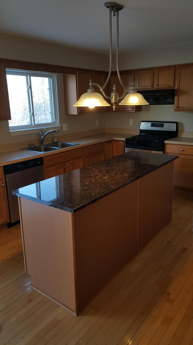 Building Photo - 2270 Hickory Point Dr