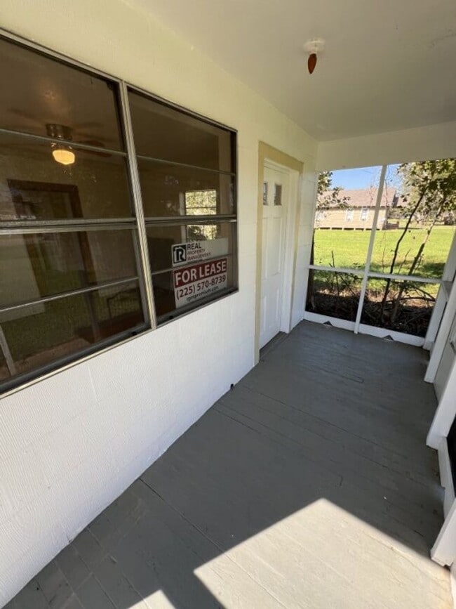 Building Photo - 2-Bedroom 1-Bath Home on Sunshine Rd!