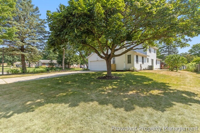 Building Photo - Spacious 4 Bedroom / 2.5 Bath Home with Byron Center Schools
