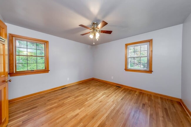 Building Photo - 107 Lorac Ct