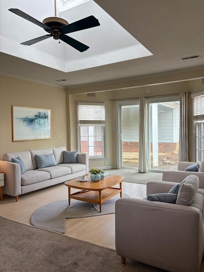 Building Photo - Charming Ranch Home in Matthews