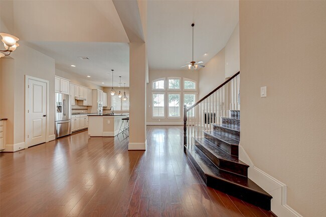 Building Photo - 10323 Hatcher Dr