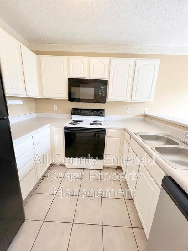 Building Photo - 34 Harbeson Ave NE