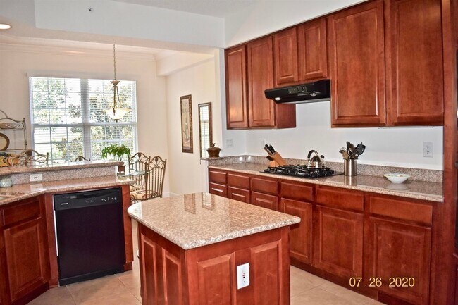 Building Photo - 215 S Ocean Grande Dr