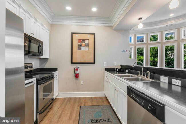 Building Photo - 21800 Flanders Ct