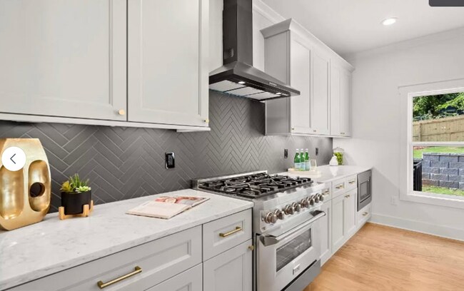 Building Photo - 1276 Ladd St SW