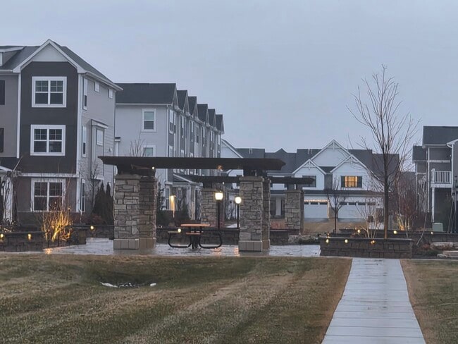 Building Photo - 4391 Chelsea Mnr Cir