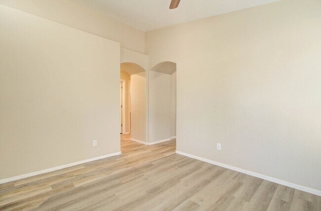 Building Photo - 41375 W Cahill Dr