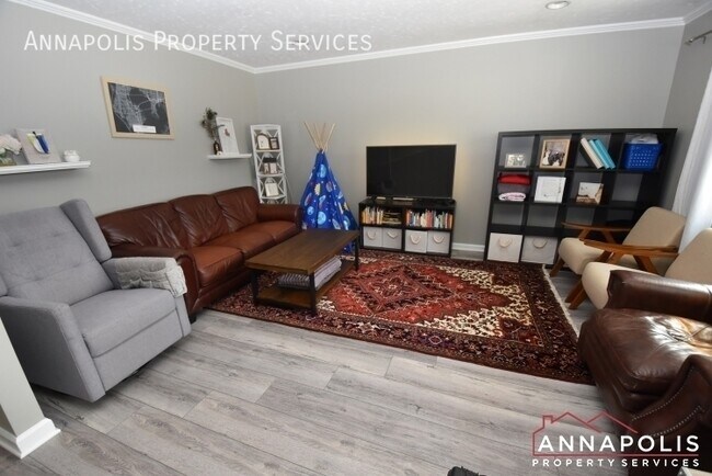 Building Photo - 2500 Symphony Ln