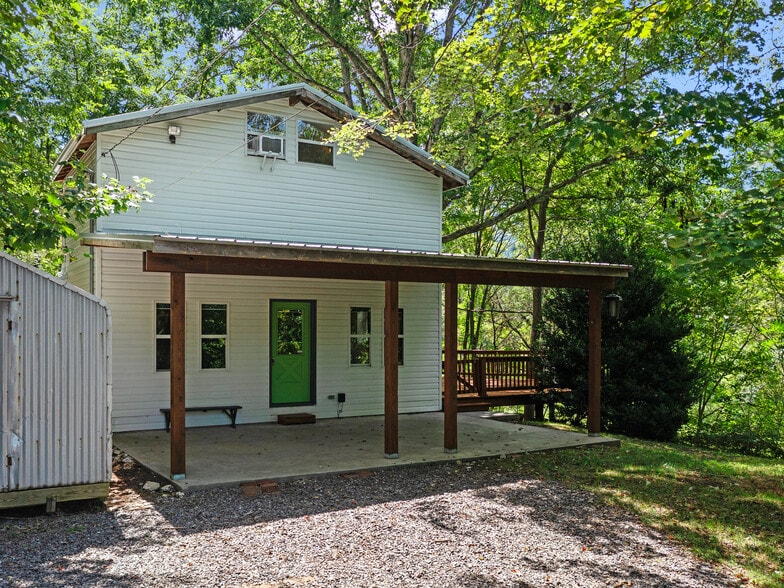 Building Photo - 1896 Highway 80 S