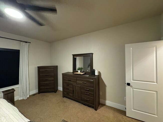 Building Photo - 5101 Emmeline Dr
