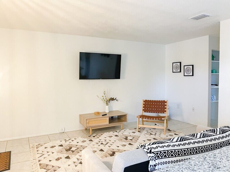 Building Photo - 505 Fillmore Ave