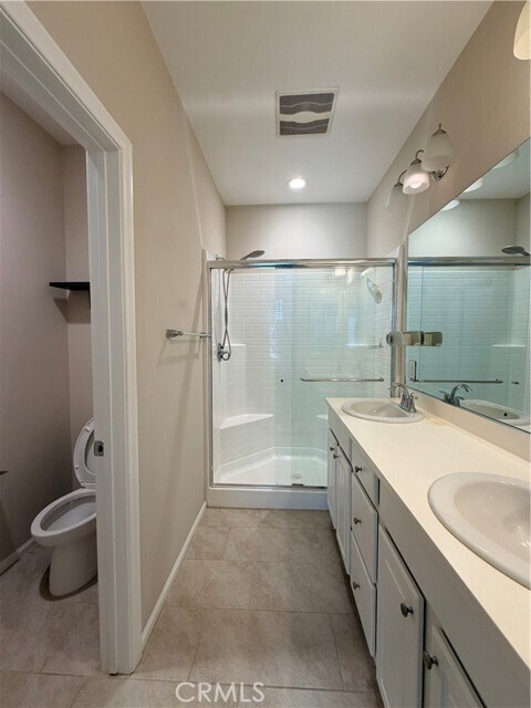 Building Photo - 422 W Rte 66