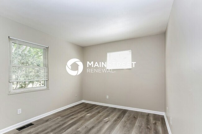 Building Photo - 3 Bedroom Pet-Friendly Home in Columbus, OH with Main Street Renewal