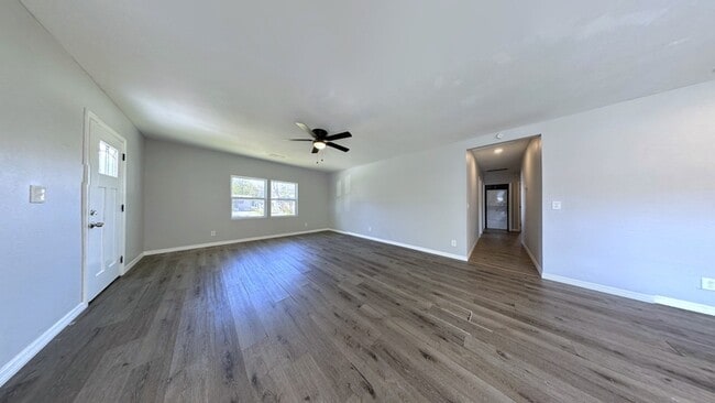 Building Photo - 3841 16th Ave S