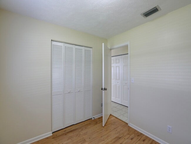 Building Photo - 279 Englar Dr