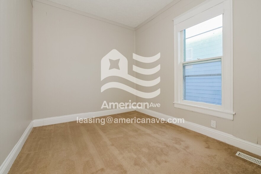 Building Photo - 2049 Florence Blvd