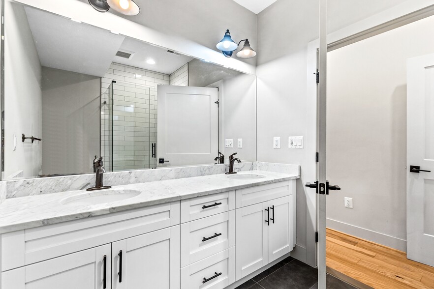 Bathroom 2 - 527 Longfellow St NW