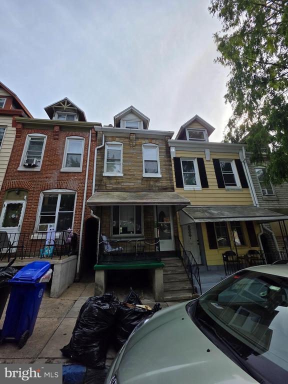 Building Photo - 1210 Oley St