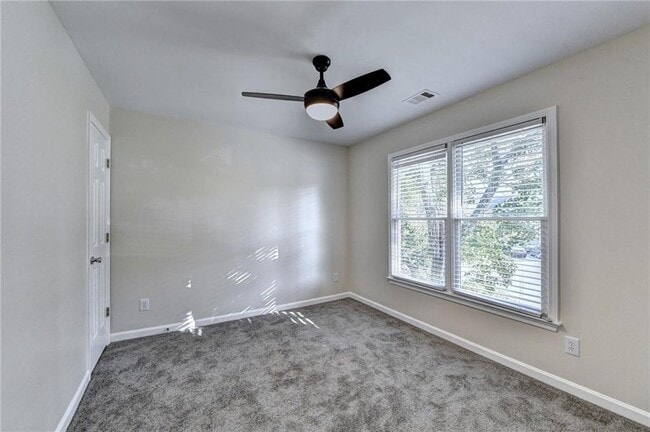 Building Photo - 3460 Maple Terrace Dr