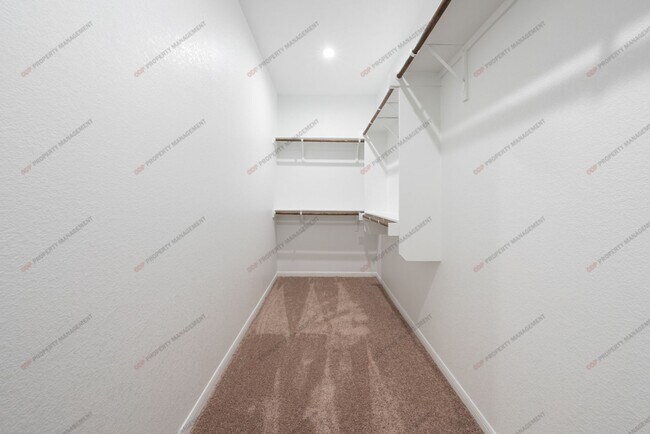 Building Photo - 742 Friar Tuck Dr