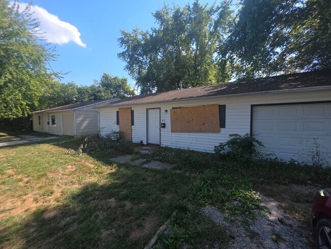 Building Photo - LIMITED TIME**NO APPLICATION FEE**1/2 OFF ...