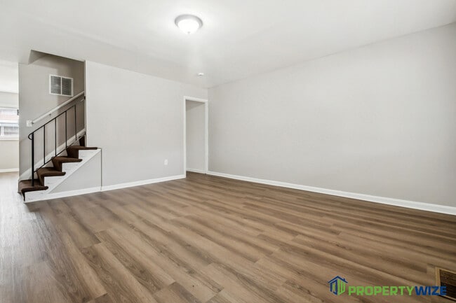 Building Photo - 2135 Ashburton St