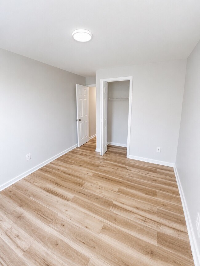 Building Photo - 2538 E Fayette St