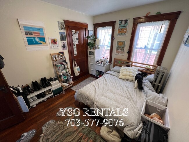 Building Photo - 36 Adrian St