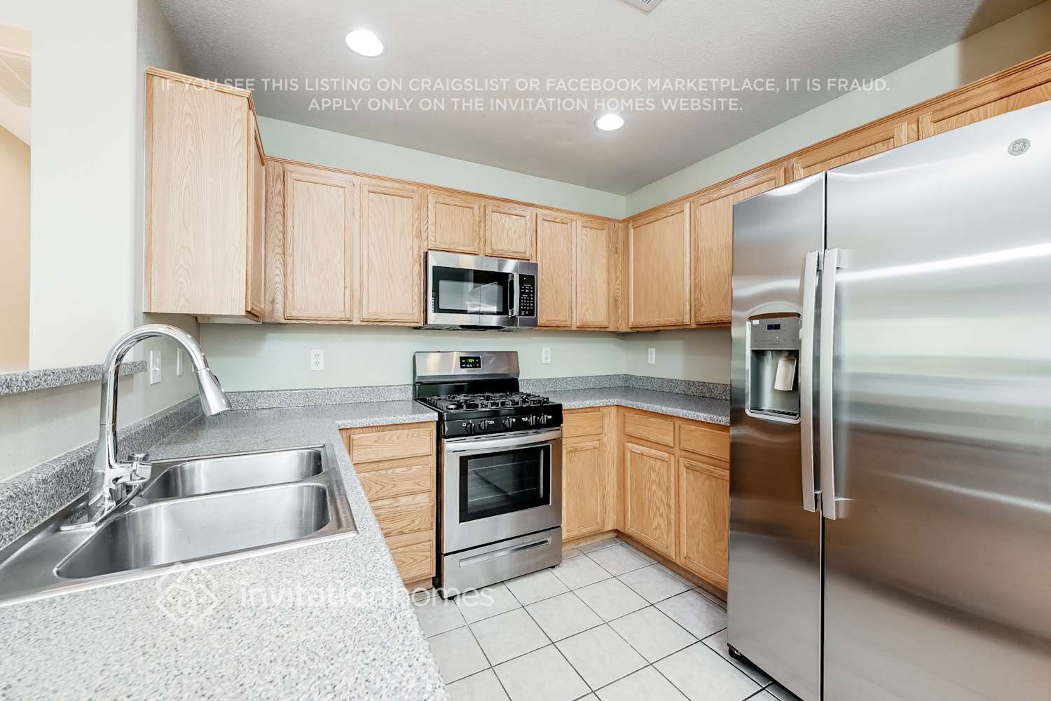 Building Photo - 942 Cantabria Heights Ave