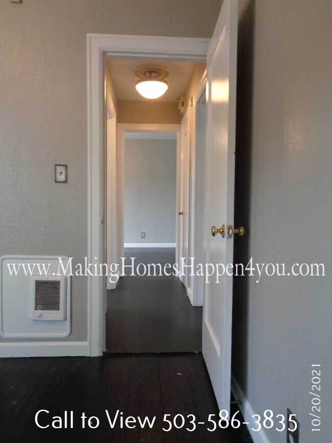 Building Photo - 1830 24th St NE