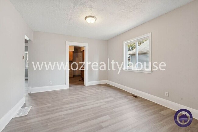 Building Photo - 1214 Slater St